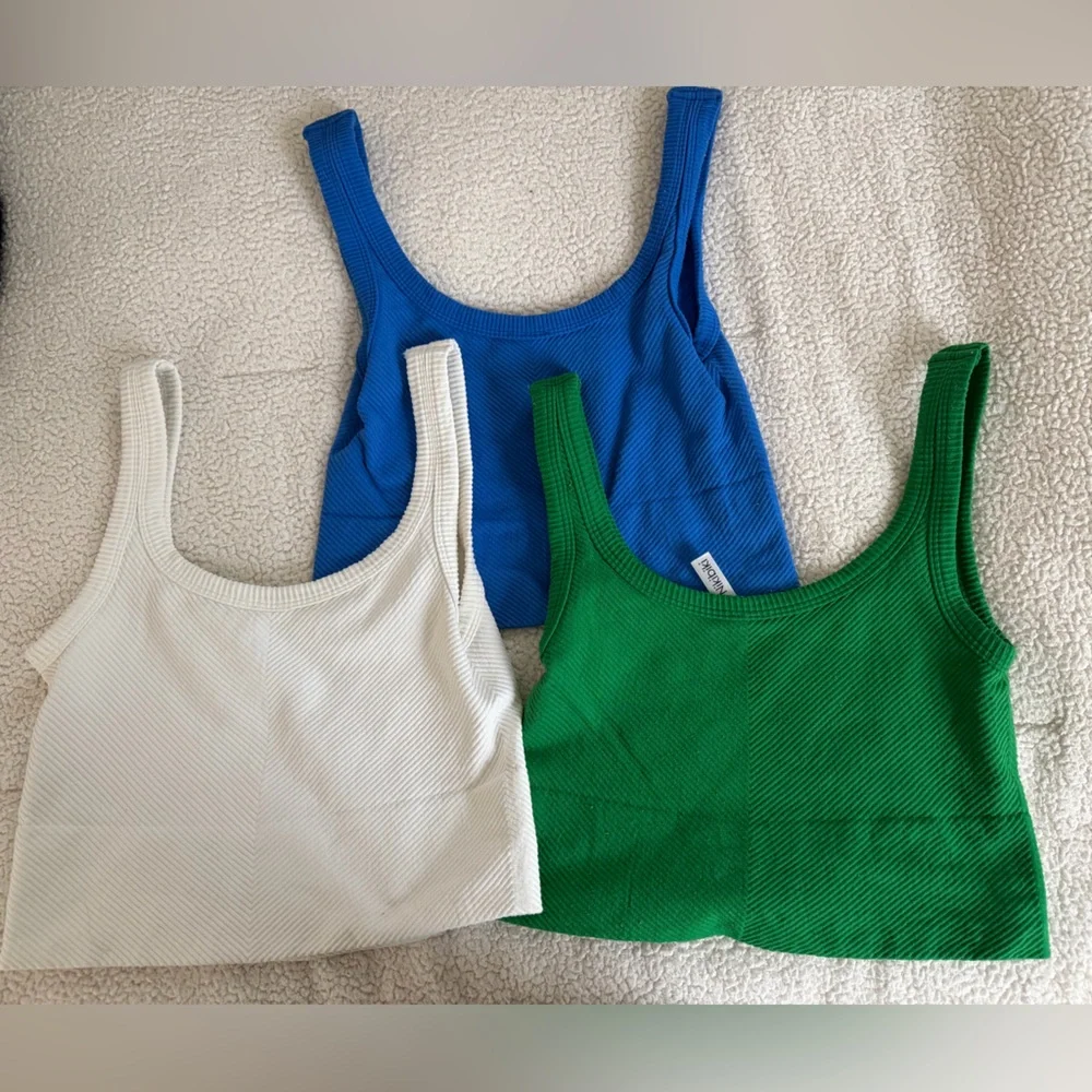 FINAL PRICE BEFOFE DONATION-
Nikibiki tanks - Picture 2 of 4